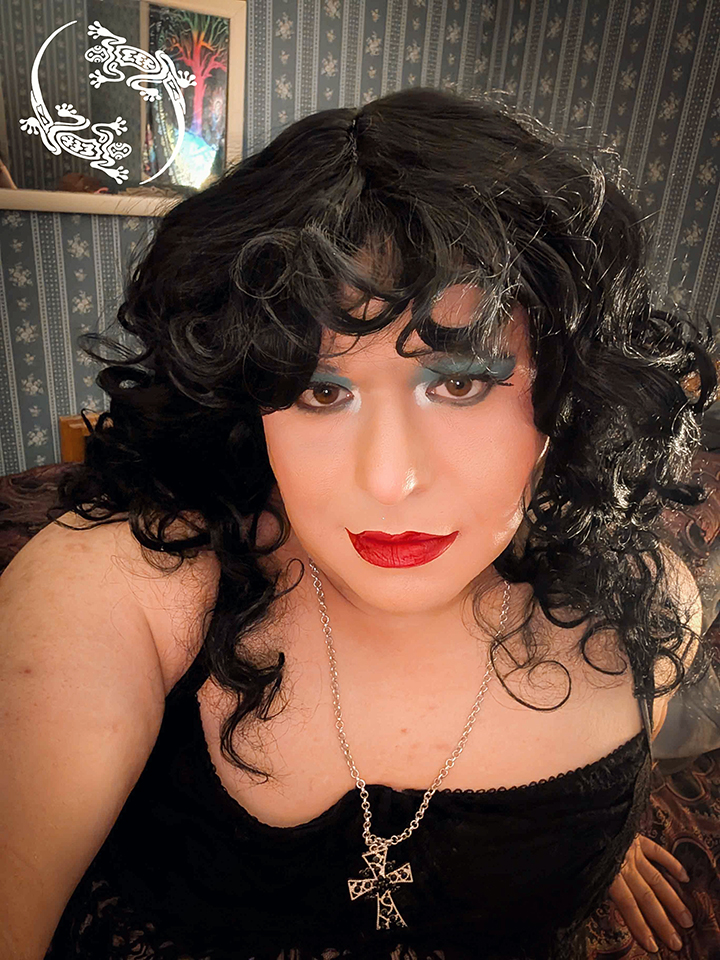 Mistress Ilya took a selfie. 